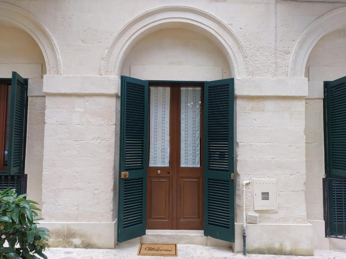 Suite Del Conservatorio Nel Centro Storico Лечче Экстерьер фото